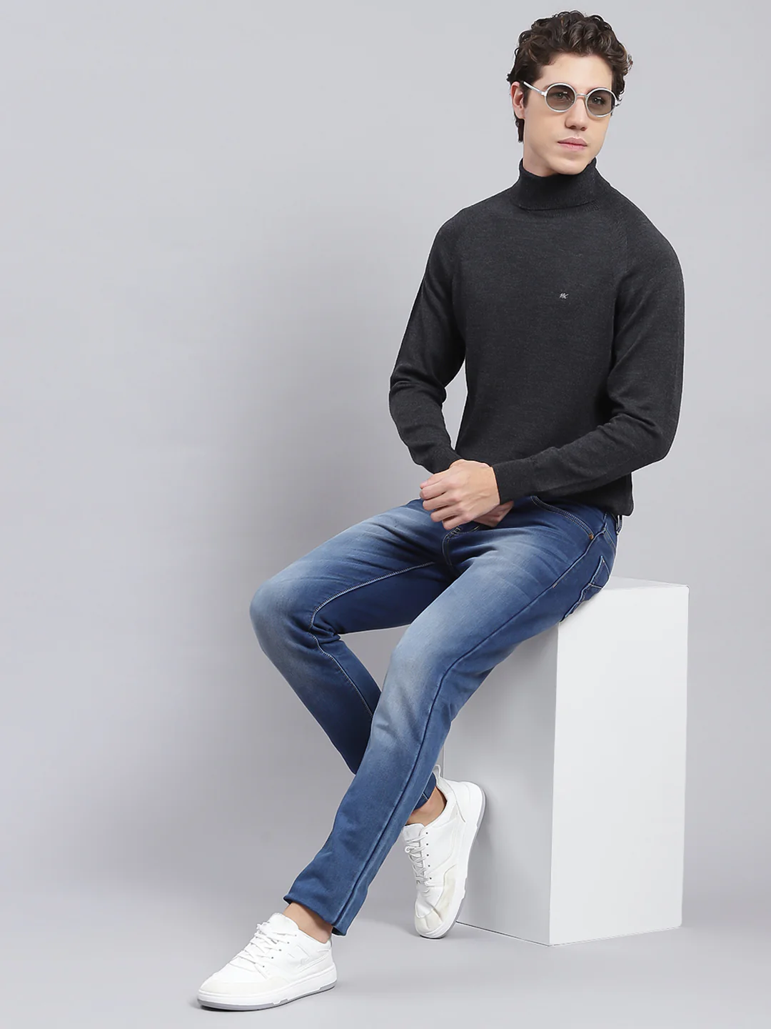 Men Grey Solid Pure wool Pullover - Image 2