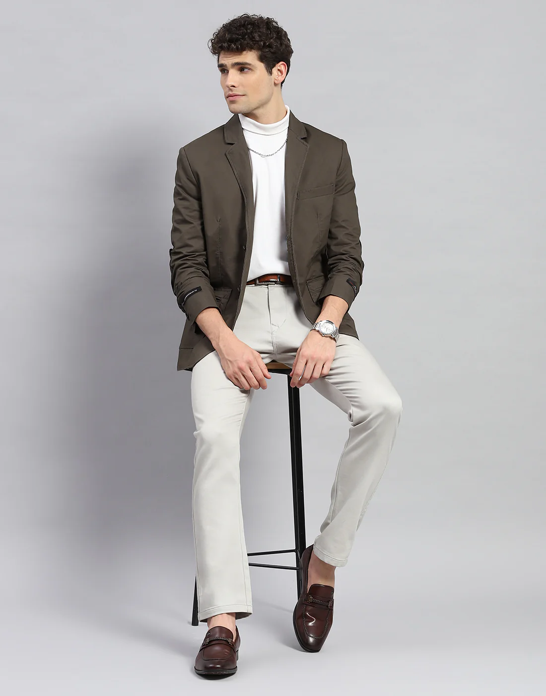 Men Olive Solid Notch Lapel Collar Full Sleeve Blazer - Image 2